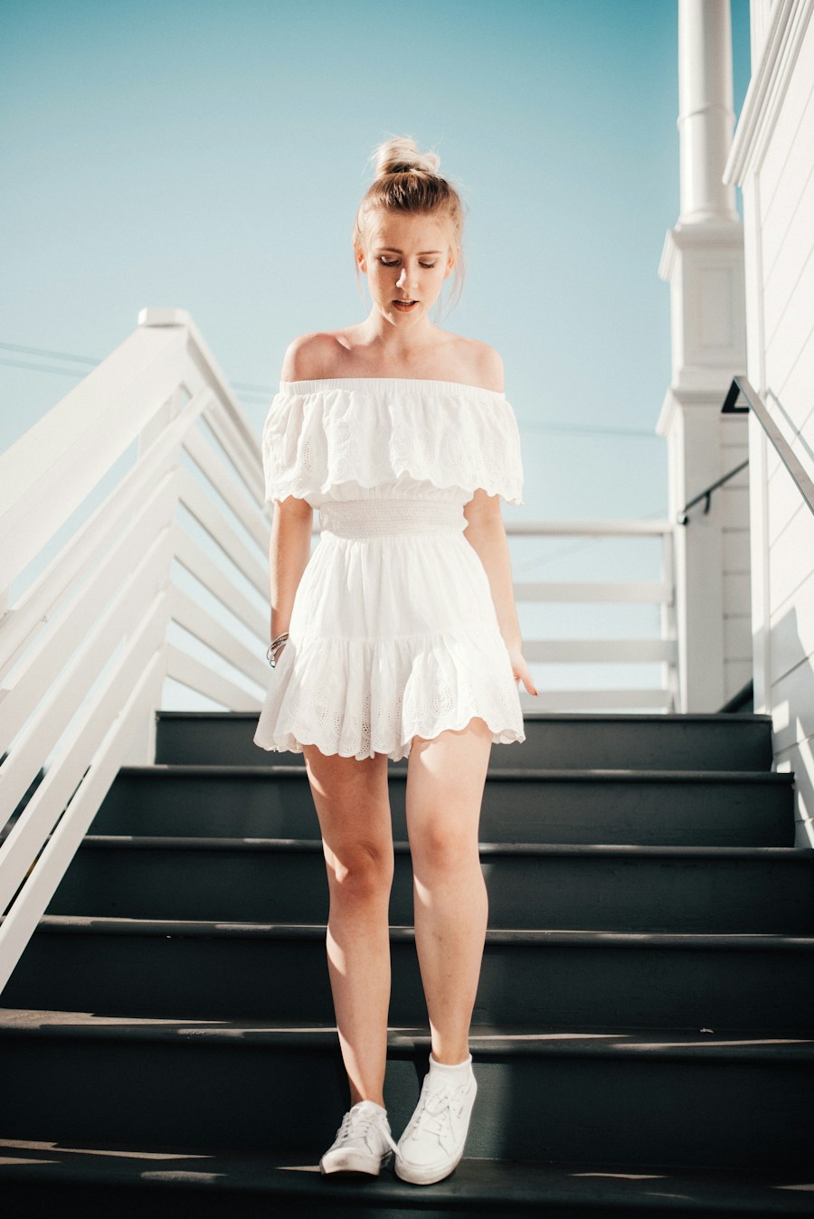 Fırfır Detaylı Mini Elbise — Beyaz
